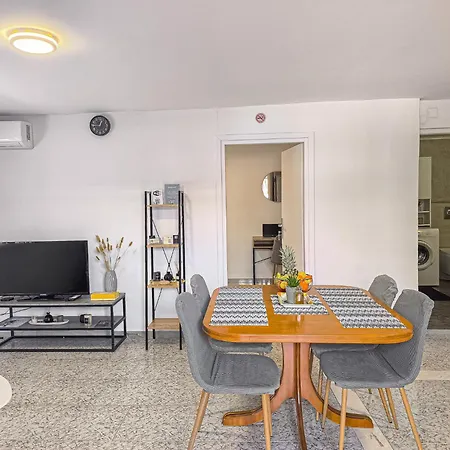 Comfy Flat With Large Terrace, Fiber Internet And Private Parking * Chania (Crete)