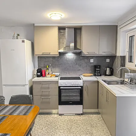 Apartment Comfy Flat With Large Terrace, Fiber Internet And Private Parking